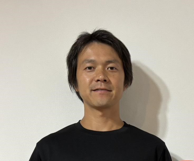 新川幸司コーチ